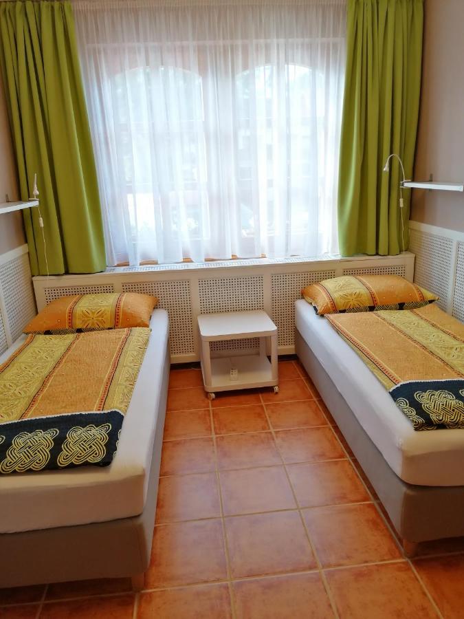 Karpatia Panzio Bed and Breakfast Esztergom Exteriör bild