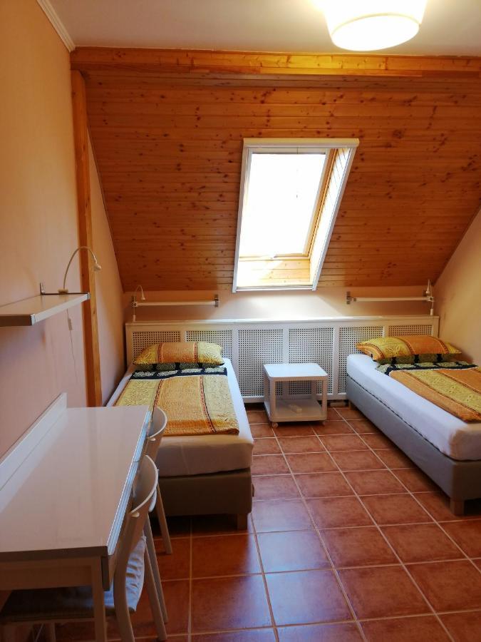 Karpatia Panzio Bed and Breakfast Esztergom Exteriör bild