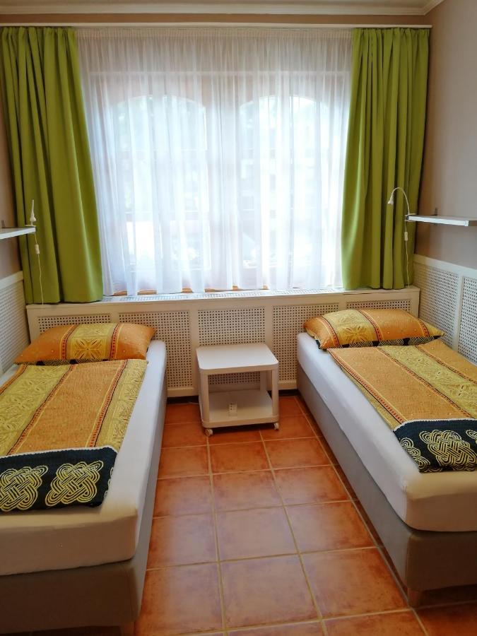 Karpatia Panzio Bed and Breakfast Esztergom Exteriör bild